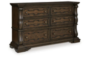 Maylee Dresser