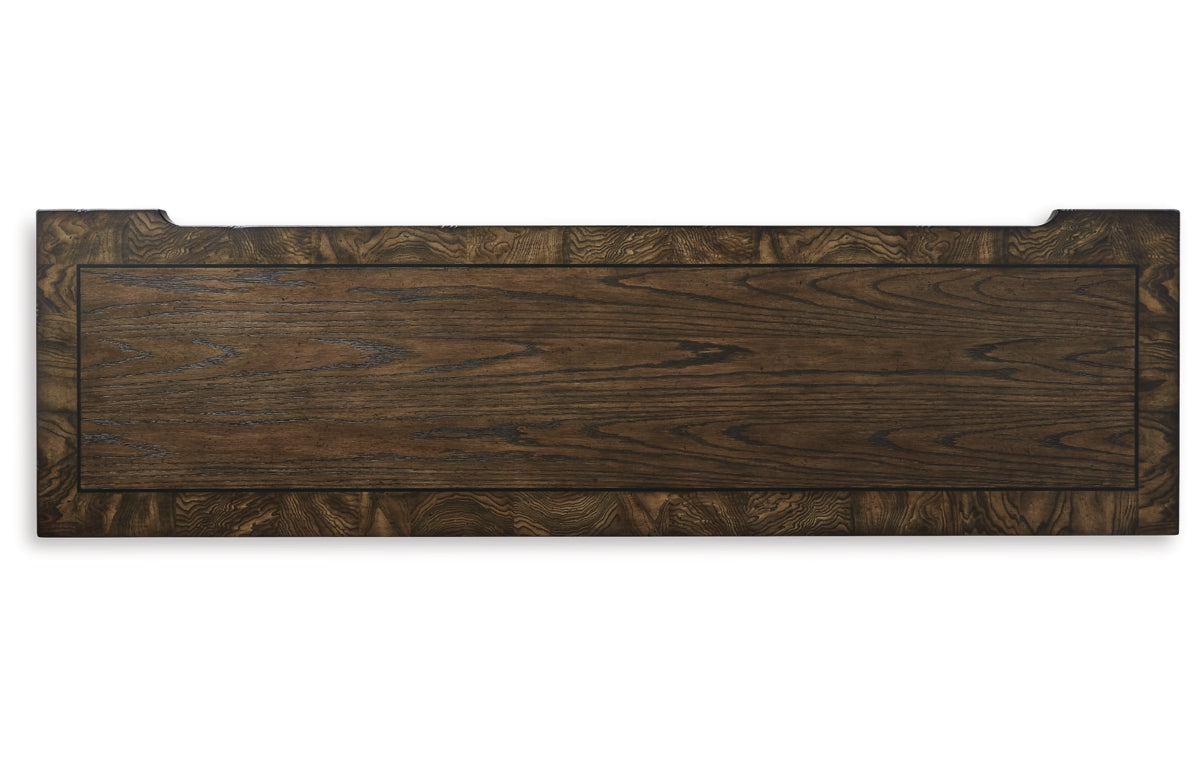 Maylee Dresser