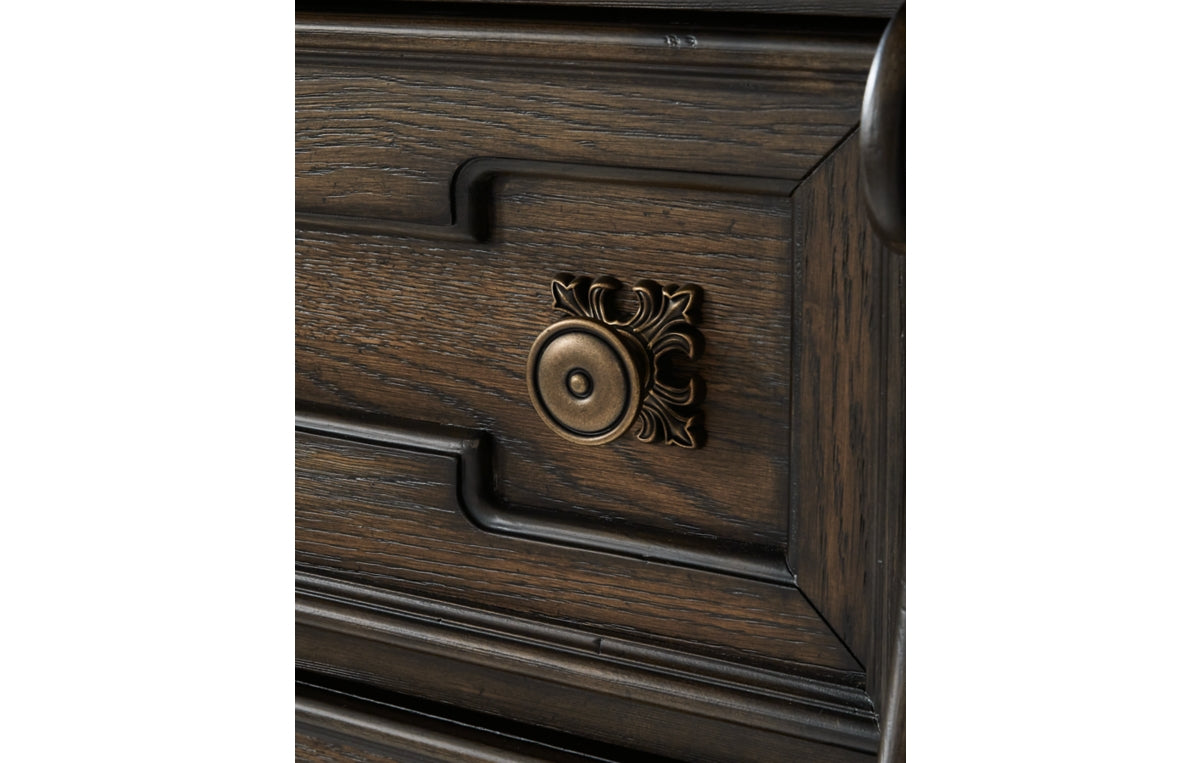 Maylee Chest of Drawers