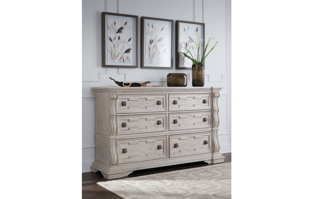 Bruchandi Dresser