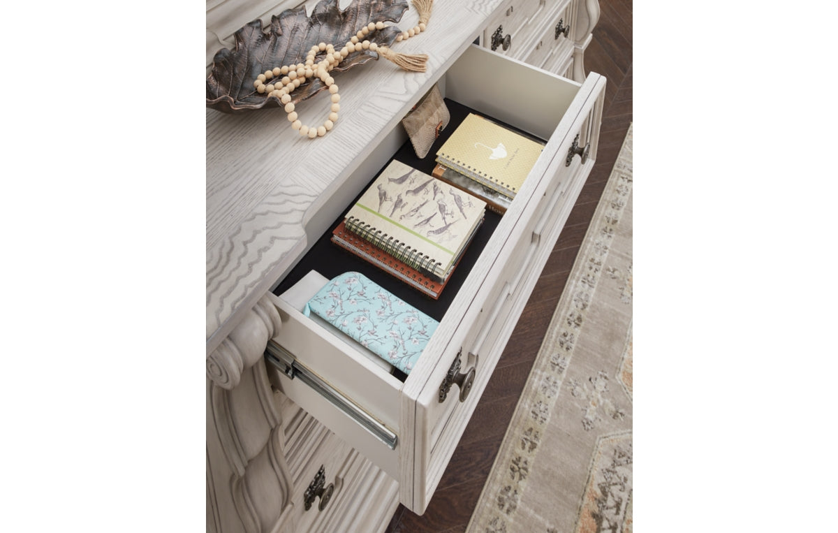 Bruchandi Dresser