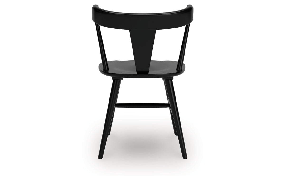 Gretlynn Dining Table and 4 Chairs