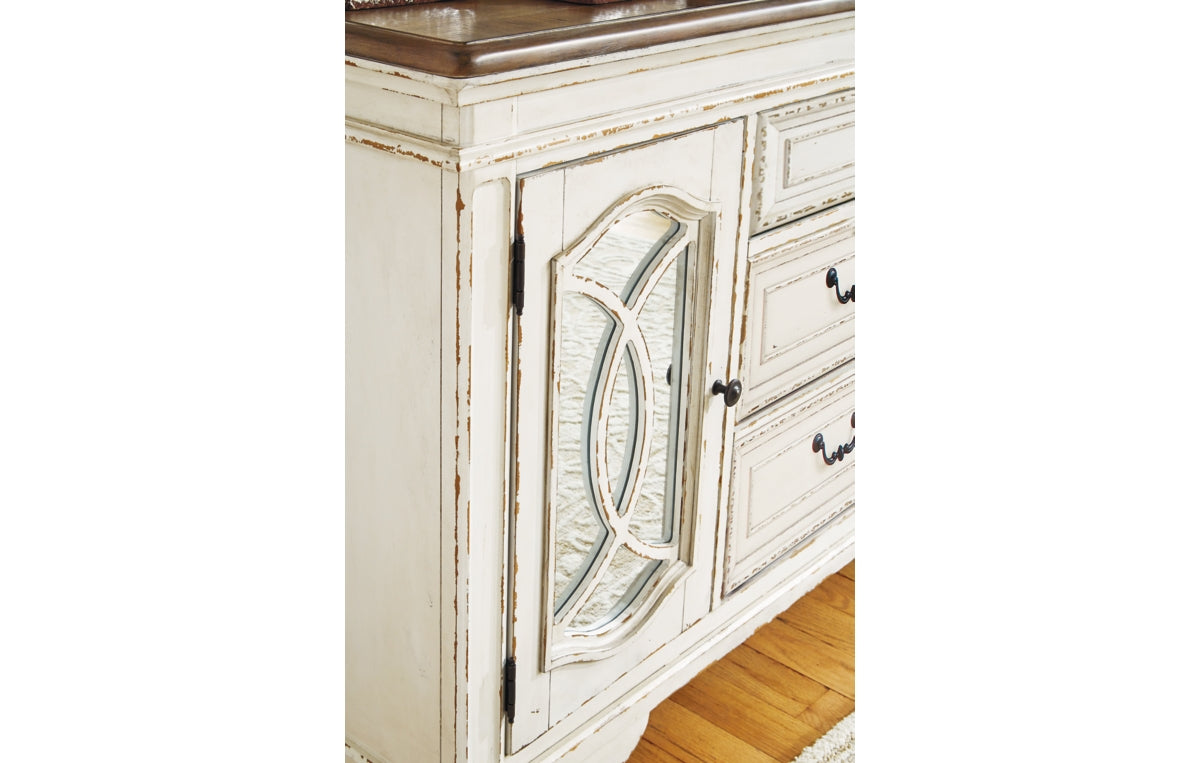 Realyn Dining Server