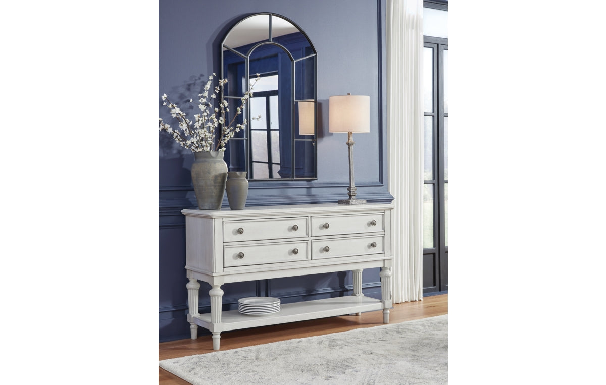 Montelaine Dining Server