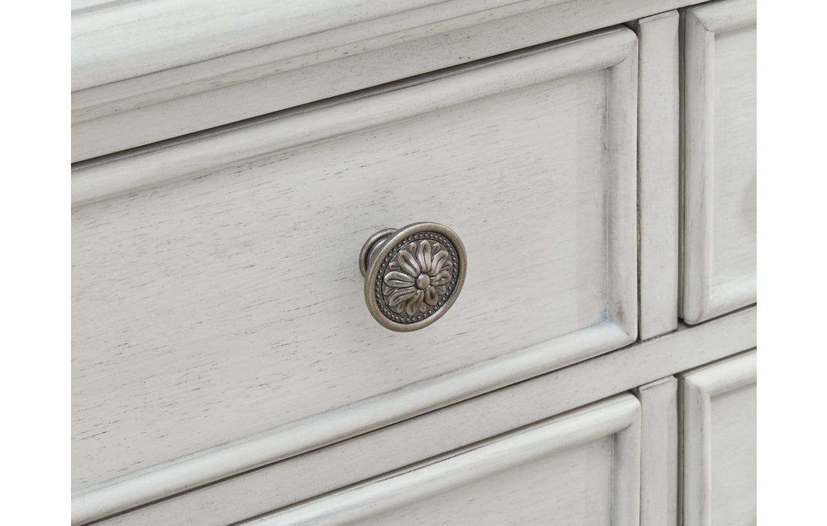 Montelaine Dining Server