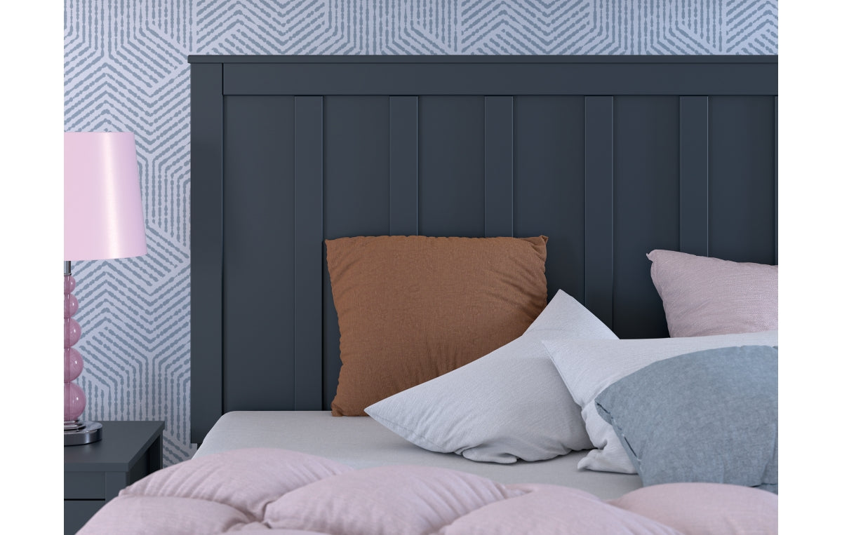 Simmenfort Full Platform Bed