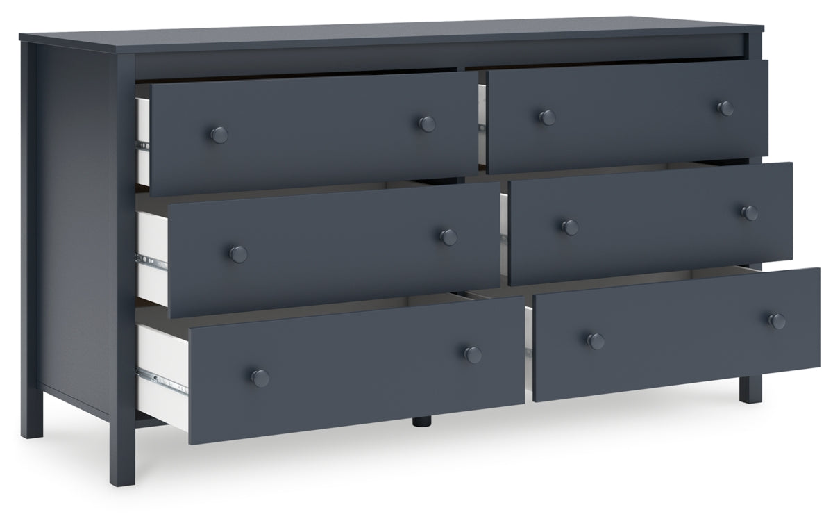 Simmenfort Dresser