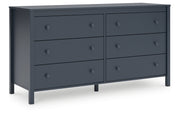 Simmenfort Dresser