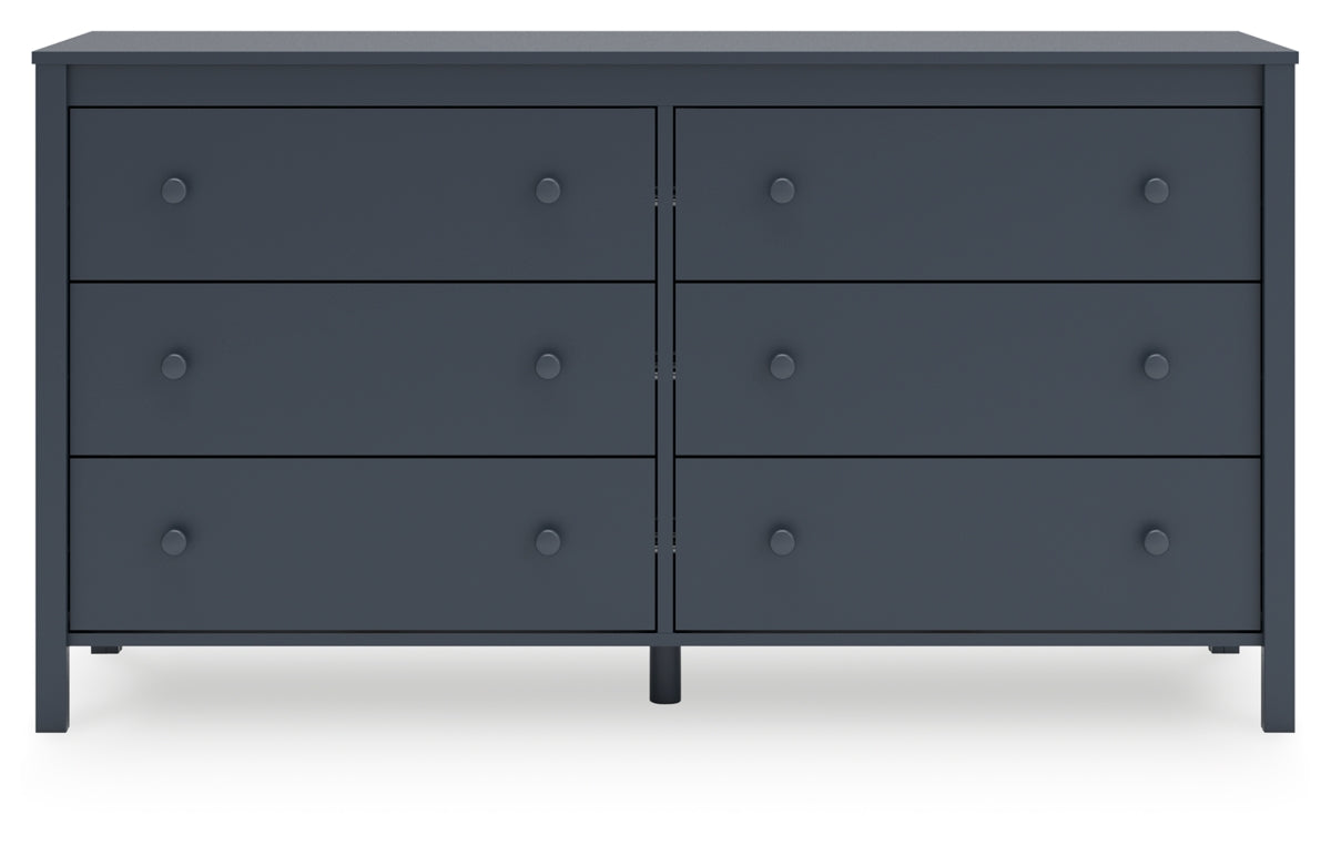 Simmenfort Dresser