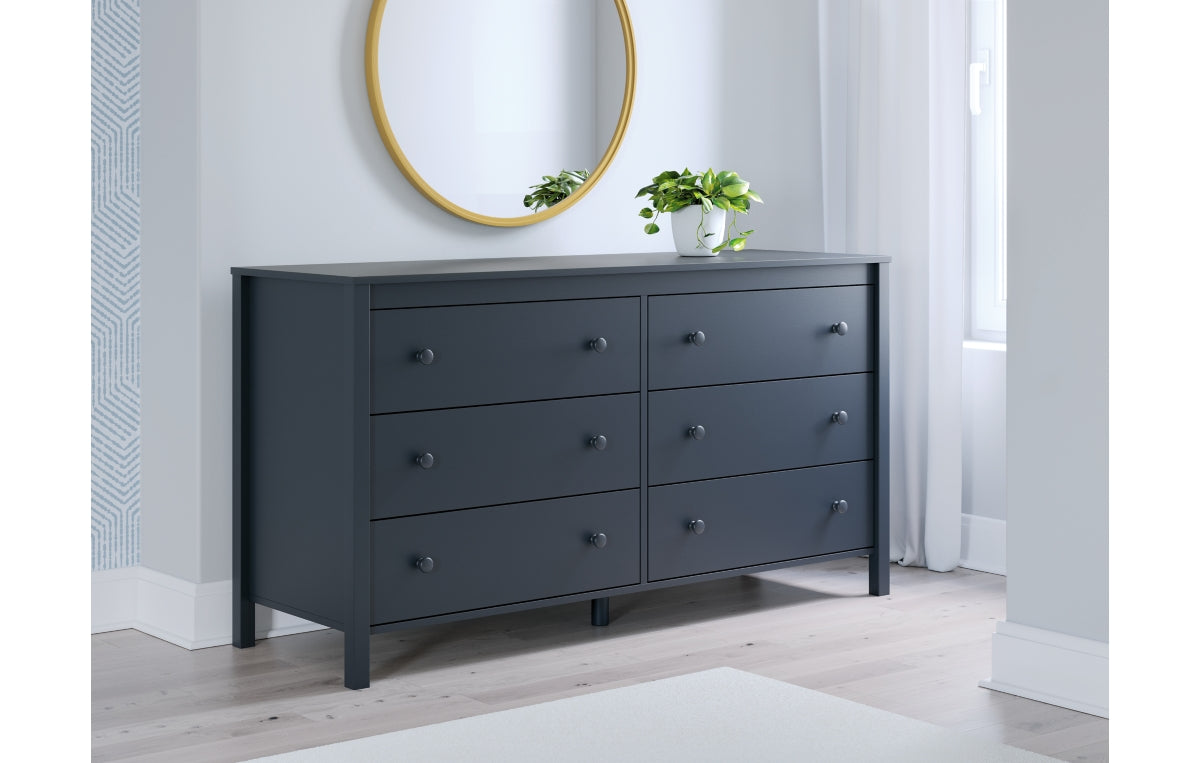 Simmenfort Dresser