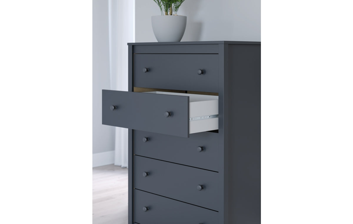 Simmenfort Chest of Drawers