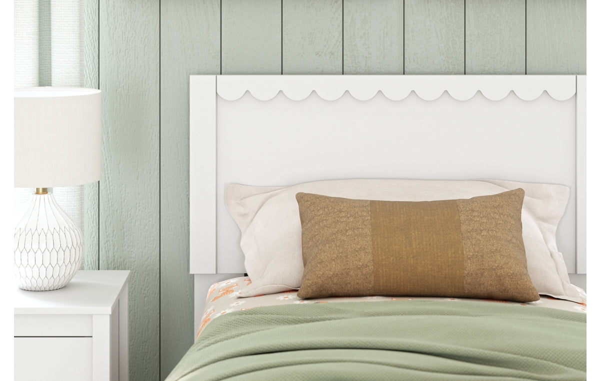 Hallityn Twin Panel Platform Bed