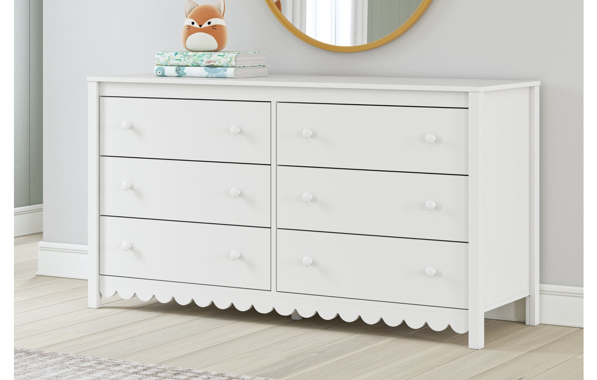 Hallityn Dresser