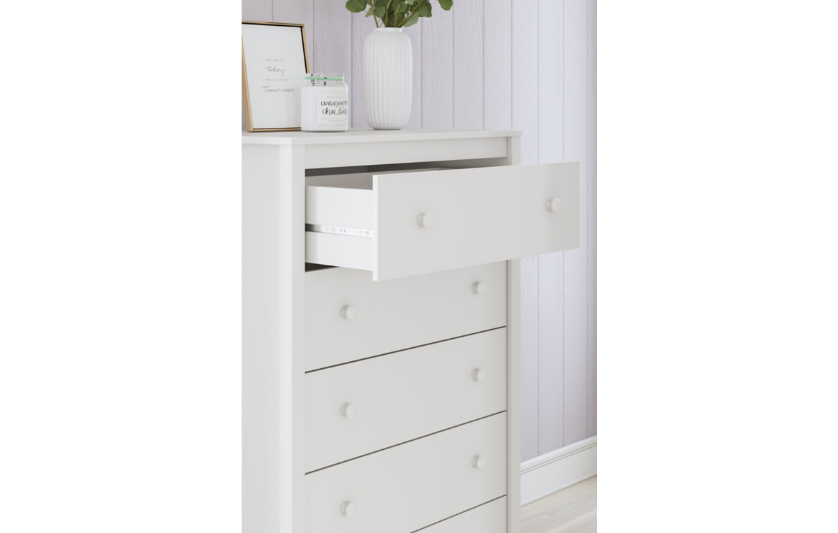 Hallityn Chest of Drawers