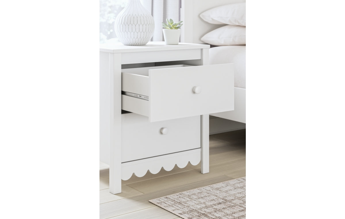 Hallityn Nightstand
