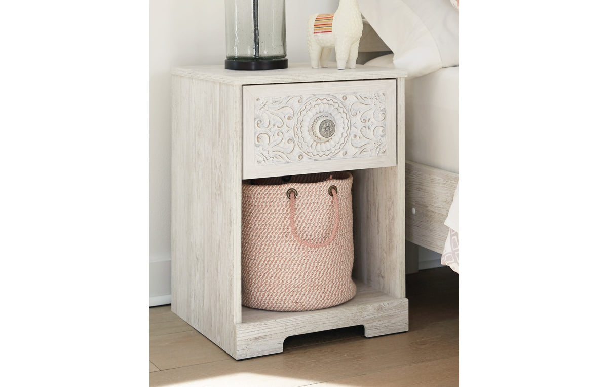 Paxberry Nightstand