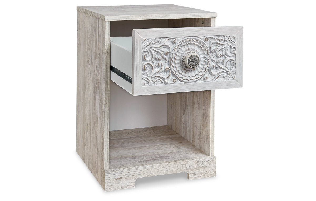Paxberry Nightstand