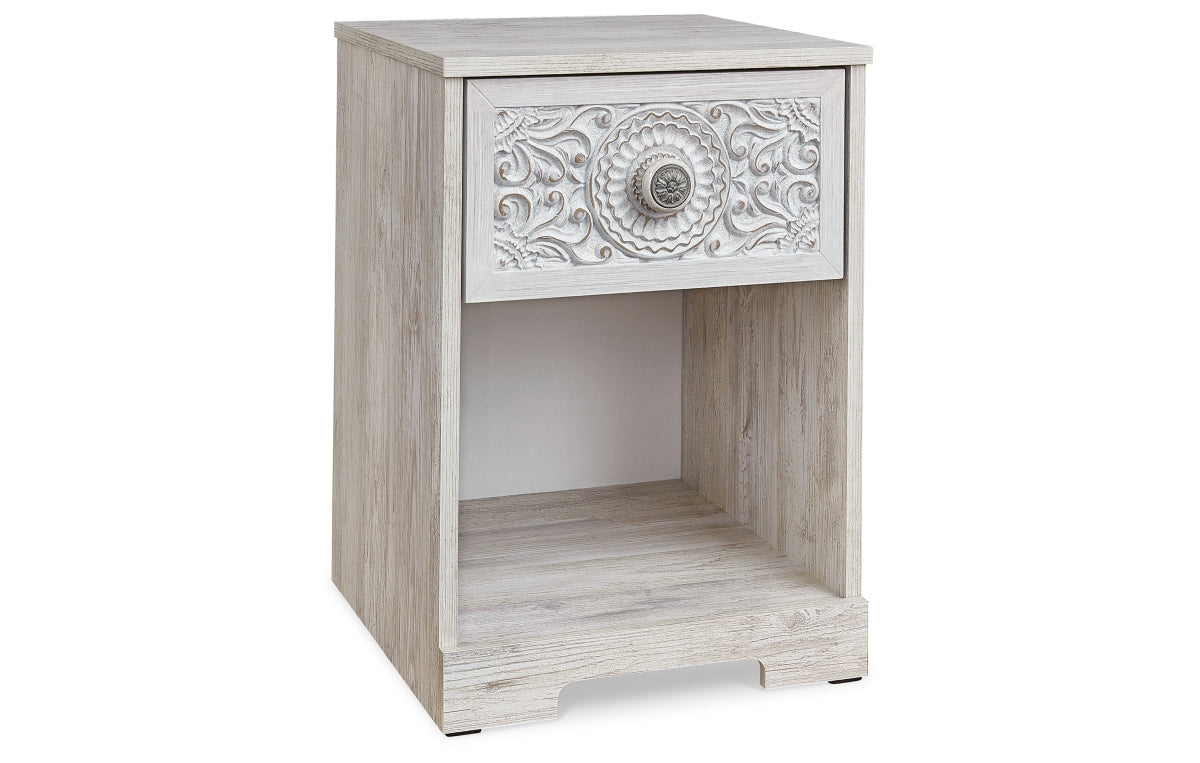 Paxberry Nightstand