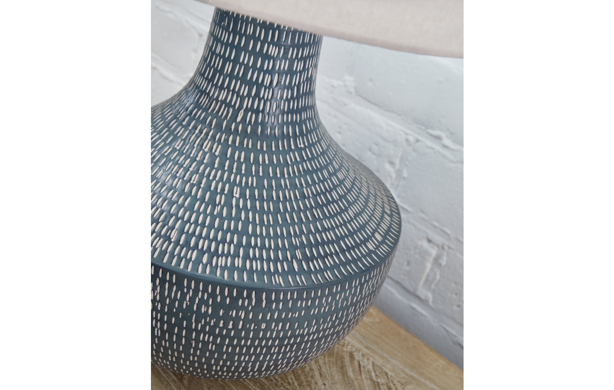 Schylarmont Table Lamp