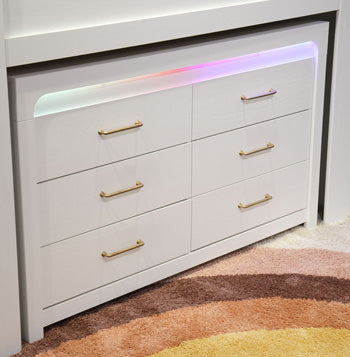 Davianna Dresser
