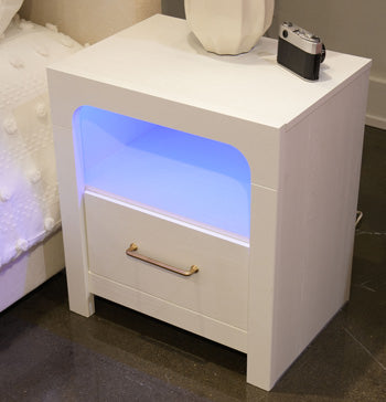 Davianna Nightstand