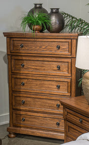 Zackaryn Chest of Drawers