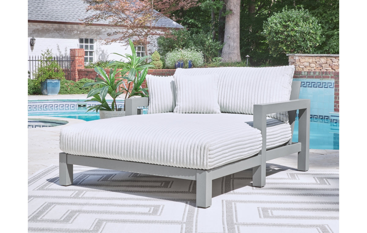 Hurley Park Outdoor Chaise Lounge with Cushion