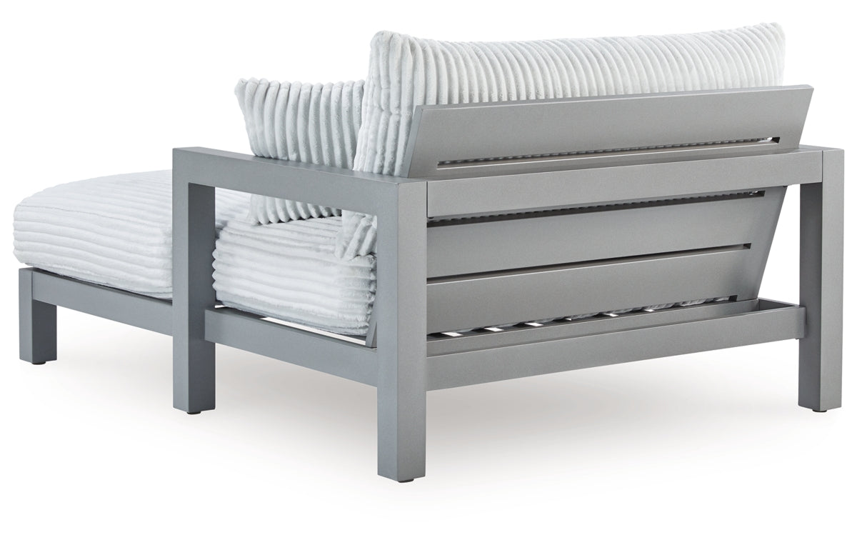 Hurley Park Outdoor Chaise Lounge with Cushion