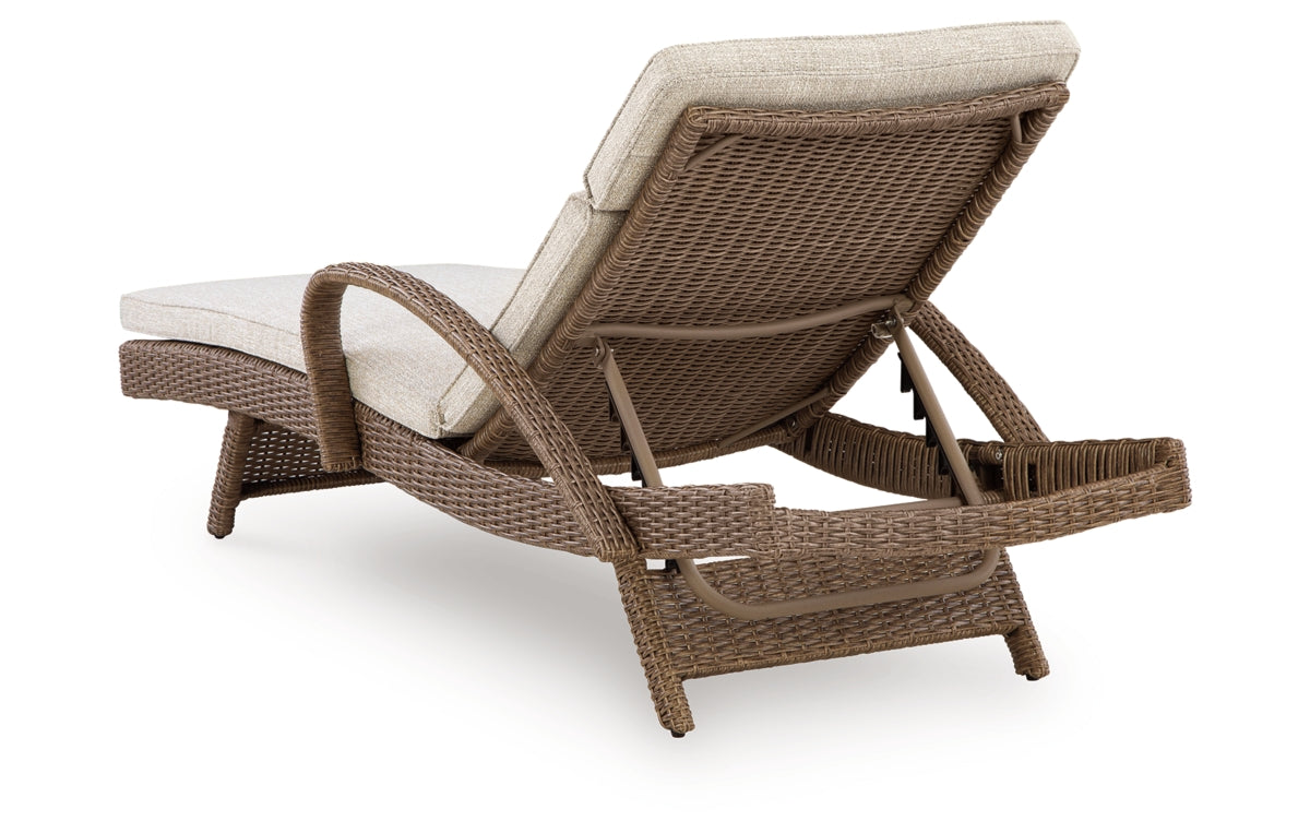 Laguna Heights Chaise Lounge with Cushion
