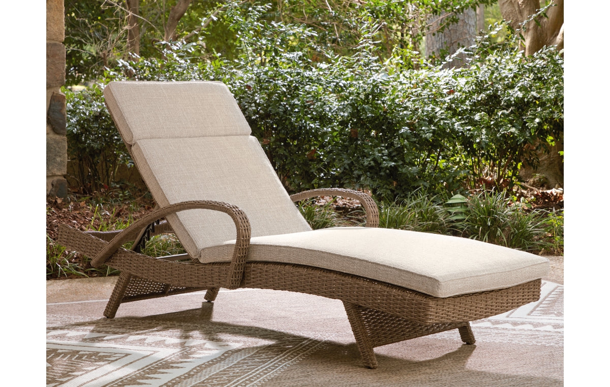 Laguna Heights Chaise Lounge with Cushion