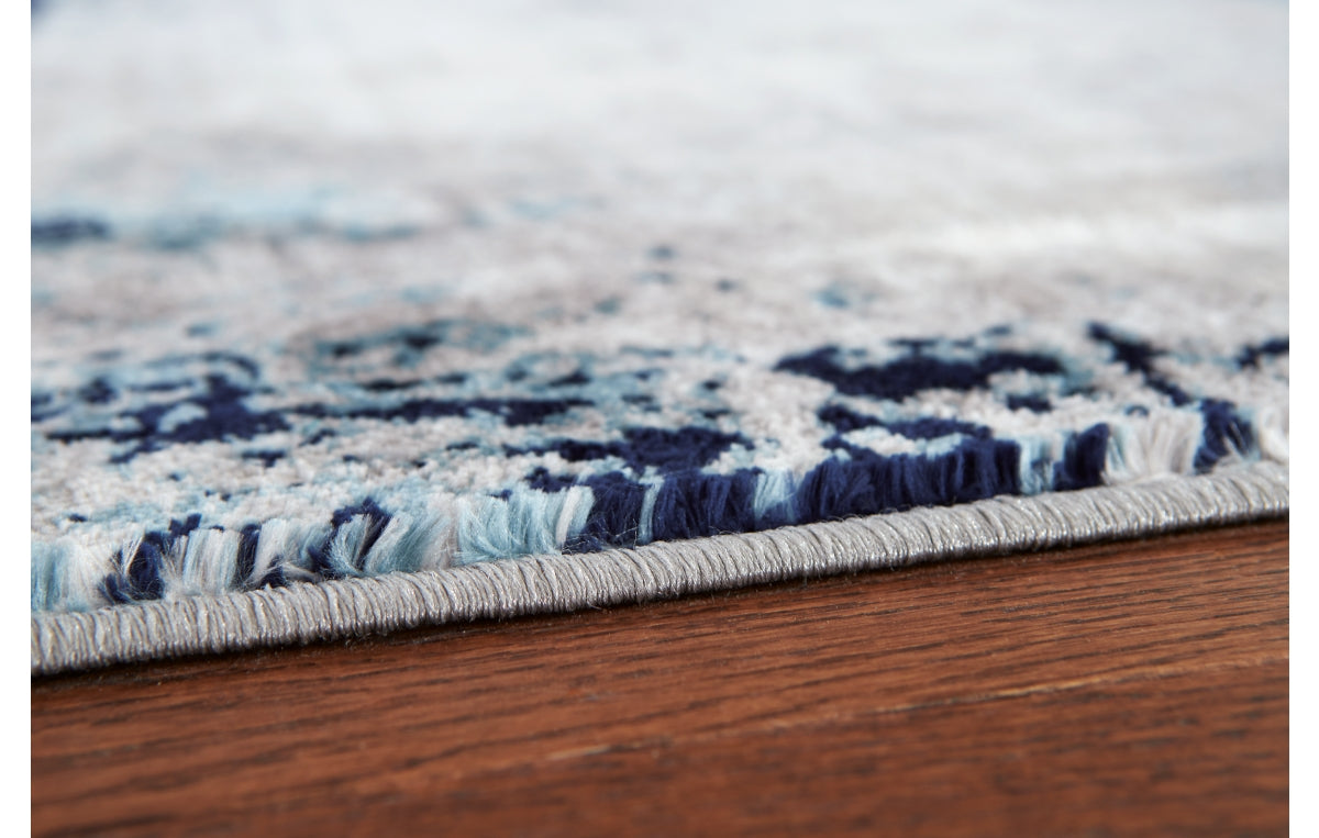 Leonelle 5'3" x 7'3" Rug