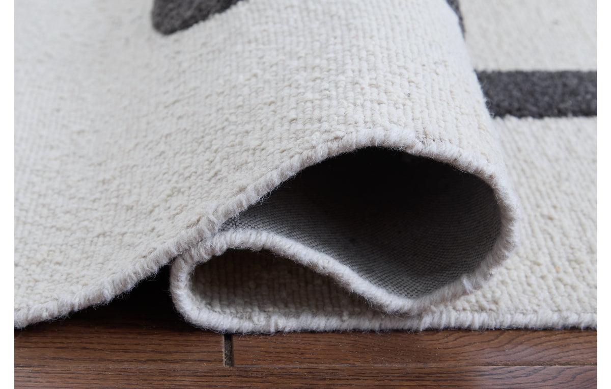 Davismour 5' x 7' Area Rug