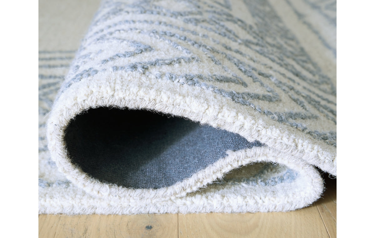 Azelhurst 5' x 7' Area Rug