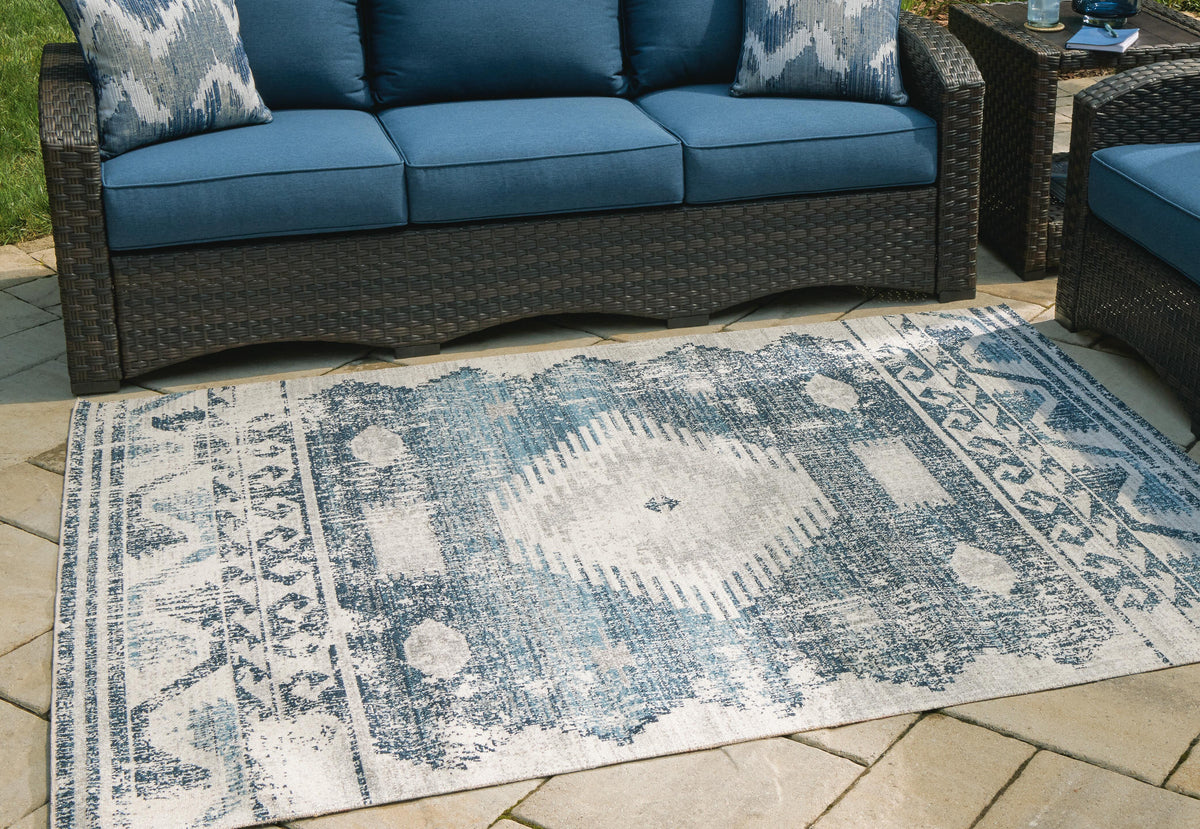 Daddridge Indoor/Outdoor 5' x 7' Rug