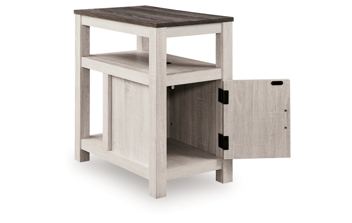 Fendenmore Chairside End Table