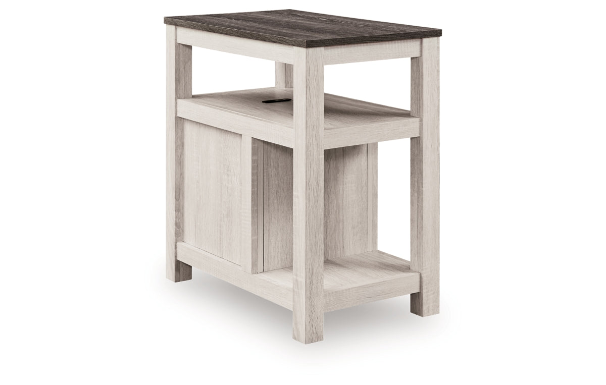 Fendenmore Chairside End Table