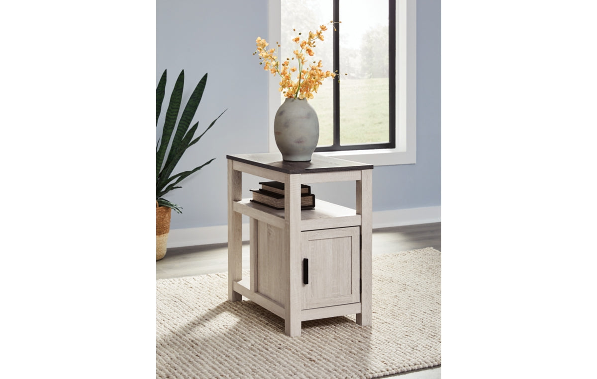 Fendenmore Chairside End Table