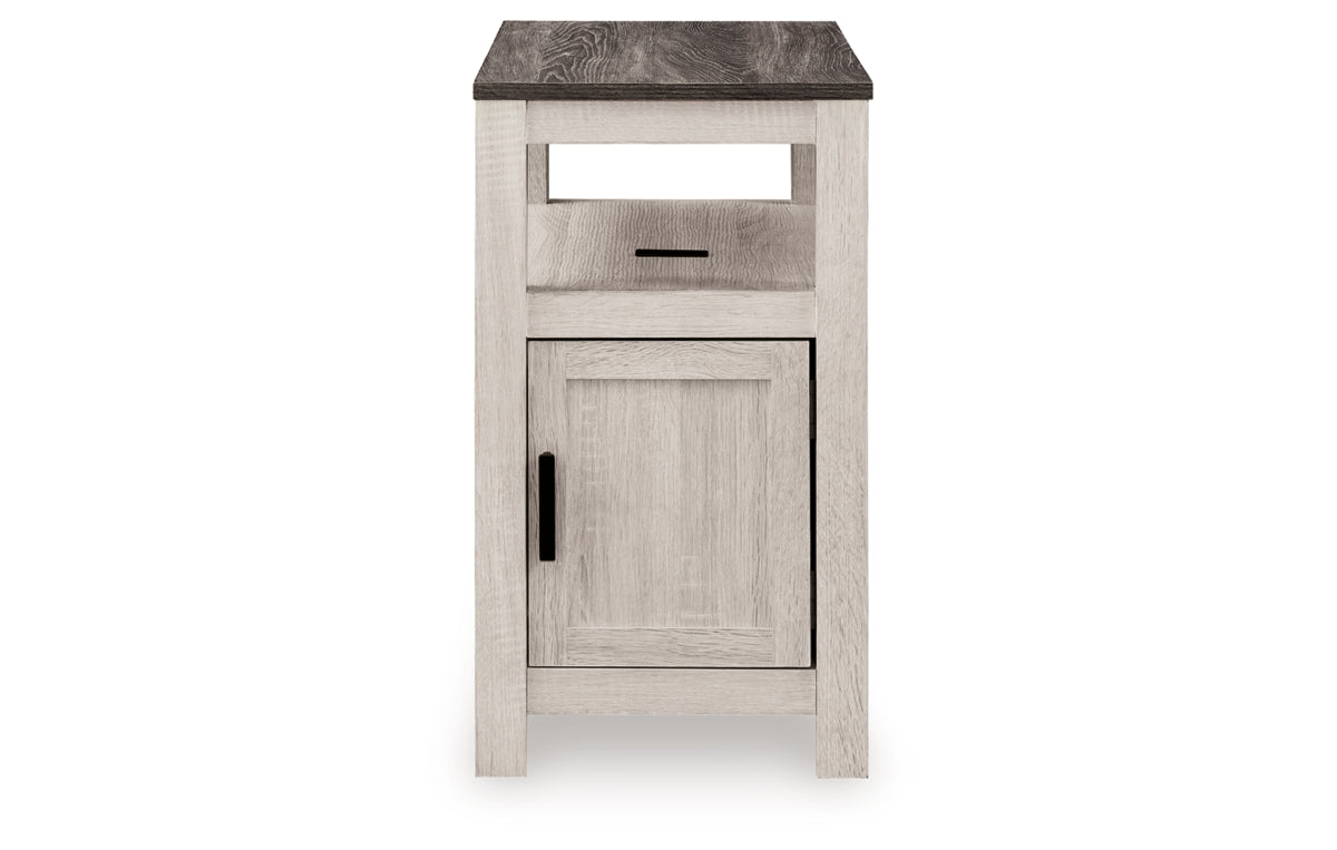 Fendenmore Chairside End Table