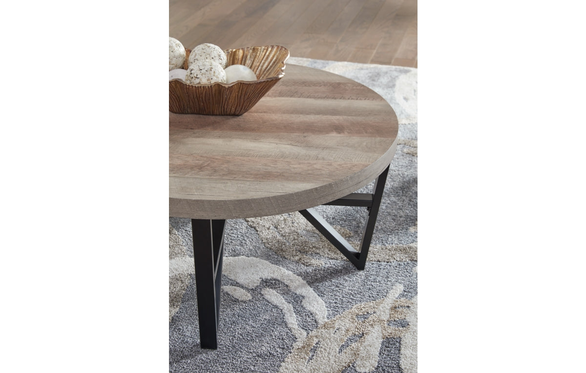 Deanlee Table (Set of 3)