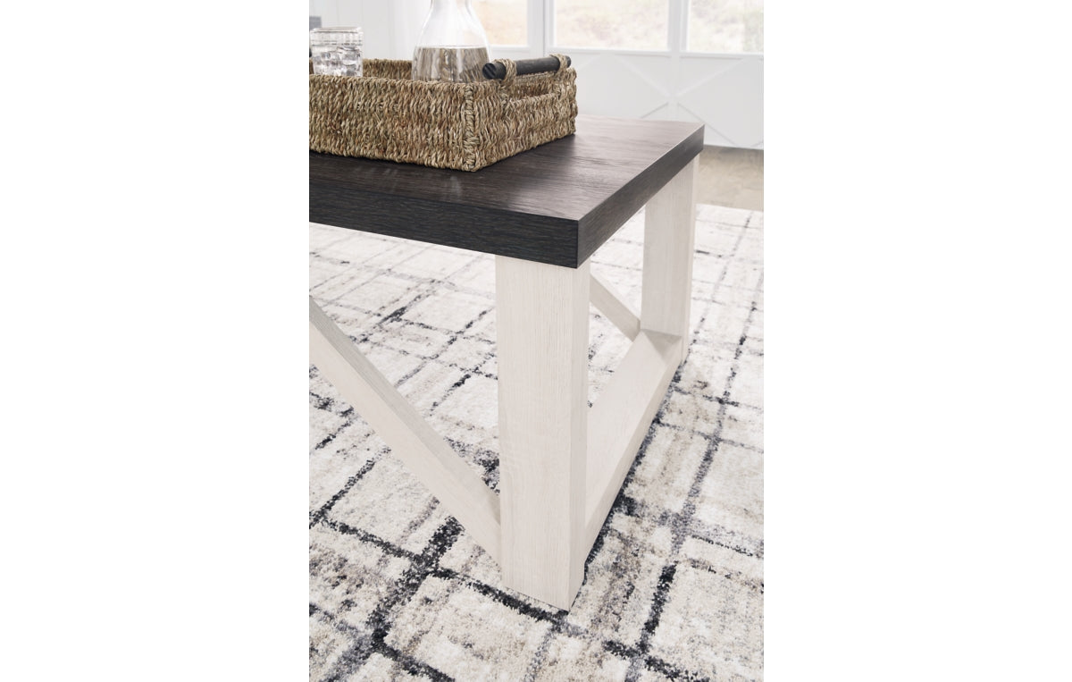 Dorrinson Table (Set of 3)