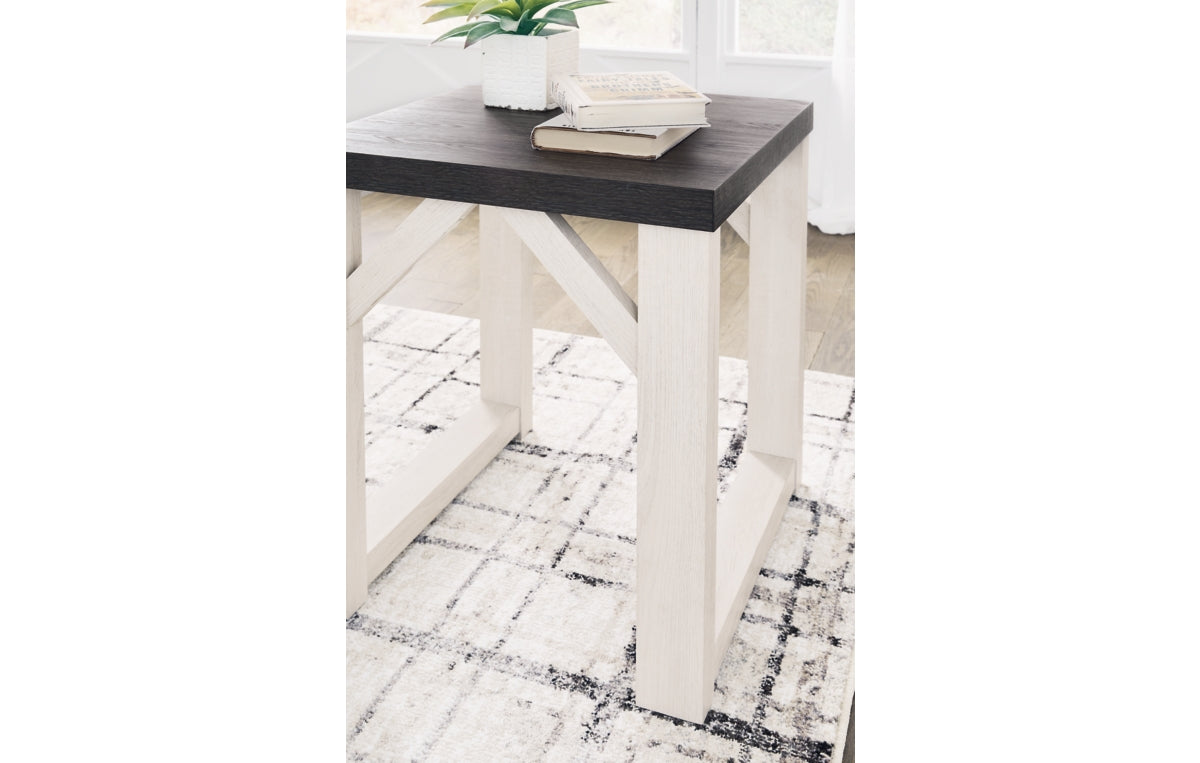 Dorrinson Table (Set of 3)