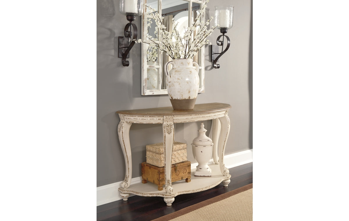 Realyn Sofa Table