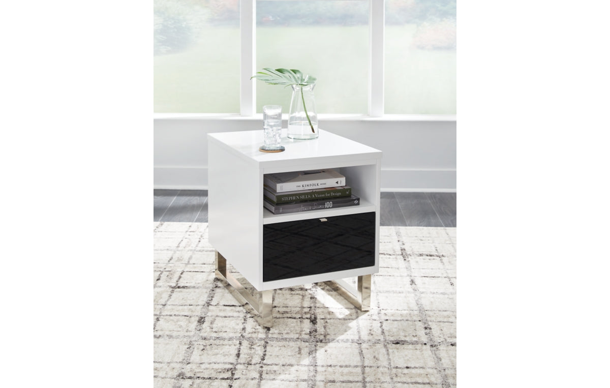 Gardoni Chairside End Table