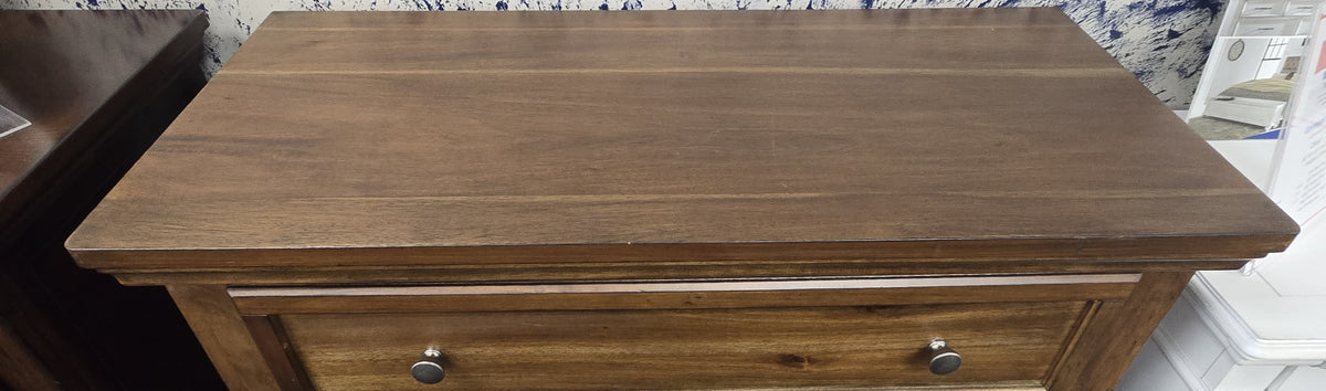 Flynnter 5-Drawer Chest