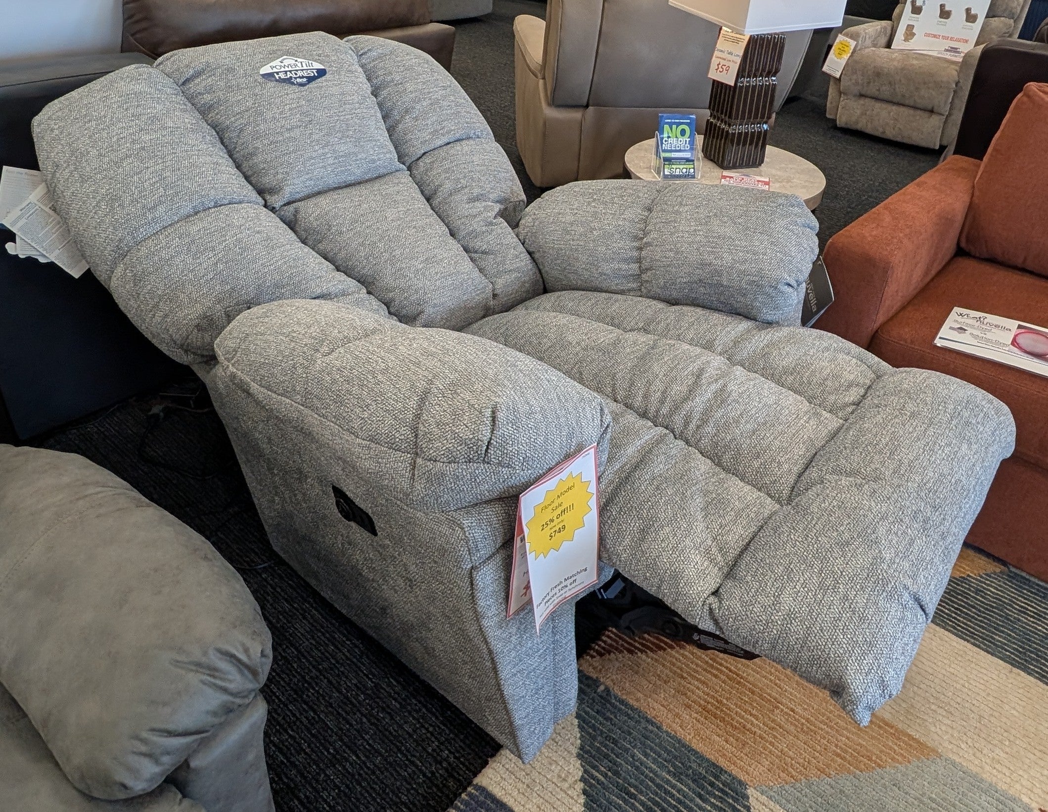 Power Recliner With Adjustable Headrest
