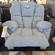 Power Recliner With Adjustable Headrest